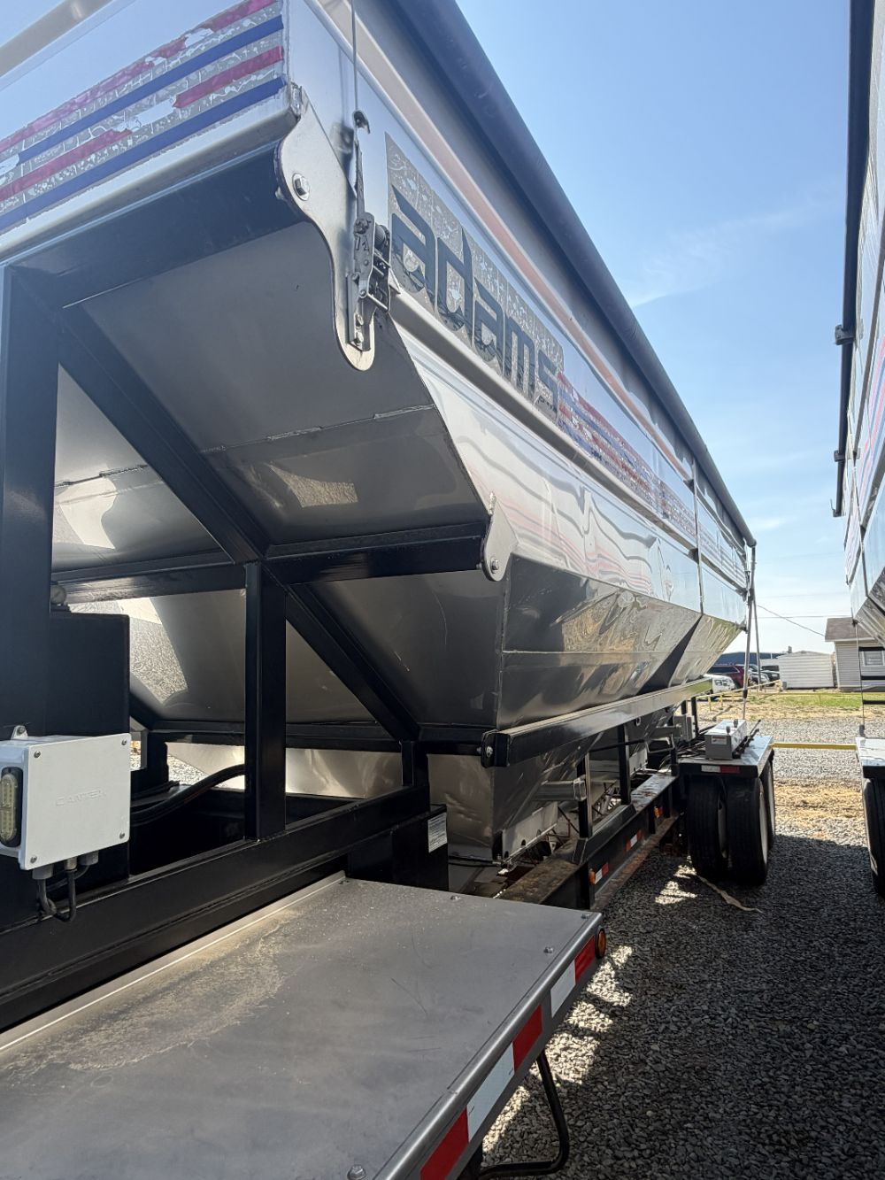 Adams Fertilizer 980-R Tender Model SH-980-1705 REAR Image