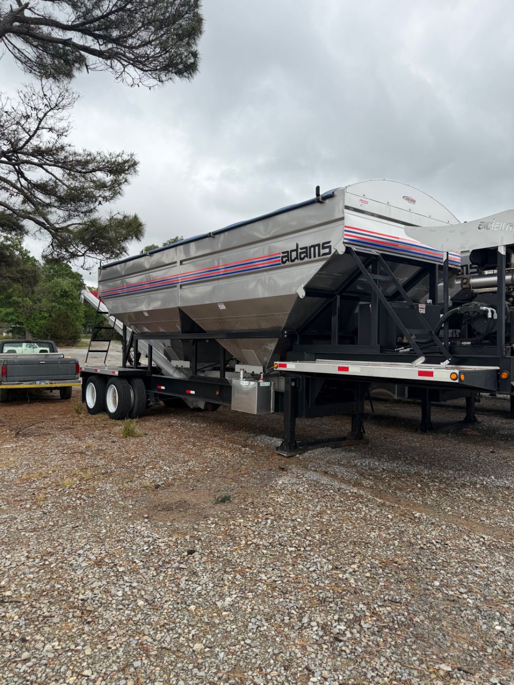 2023 Adams Fertilizer Equipment 980 Tender Model SH-980-1989 REAR $58,000 Image